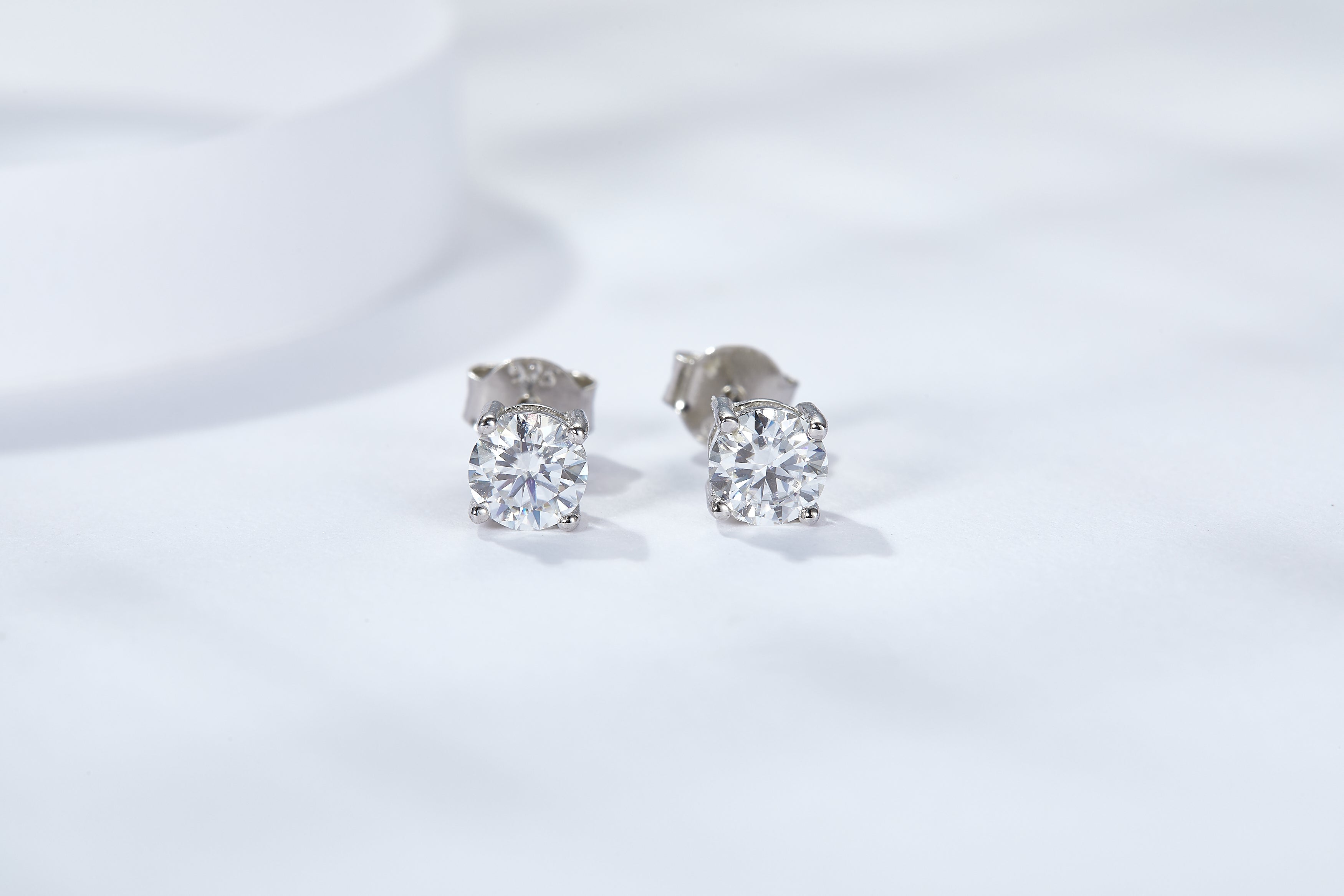 No.5 LAVESHA EM4020 Classical 4 Prongs 0.3/0.5/1.0 CTW*2 6A Moissanite 18K S925 Stud Earrings