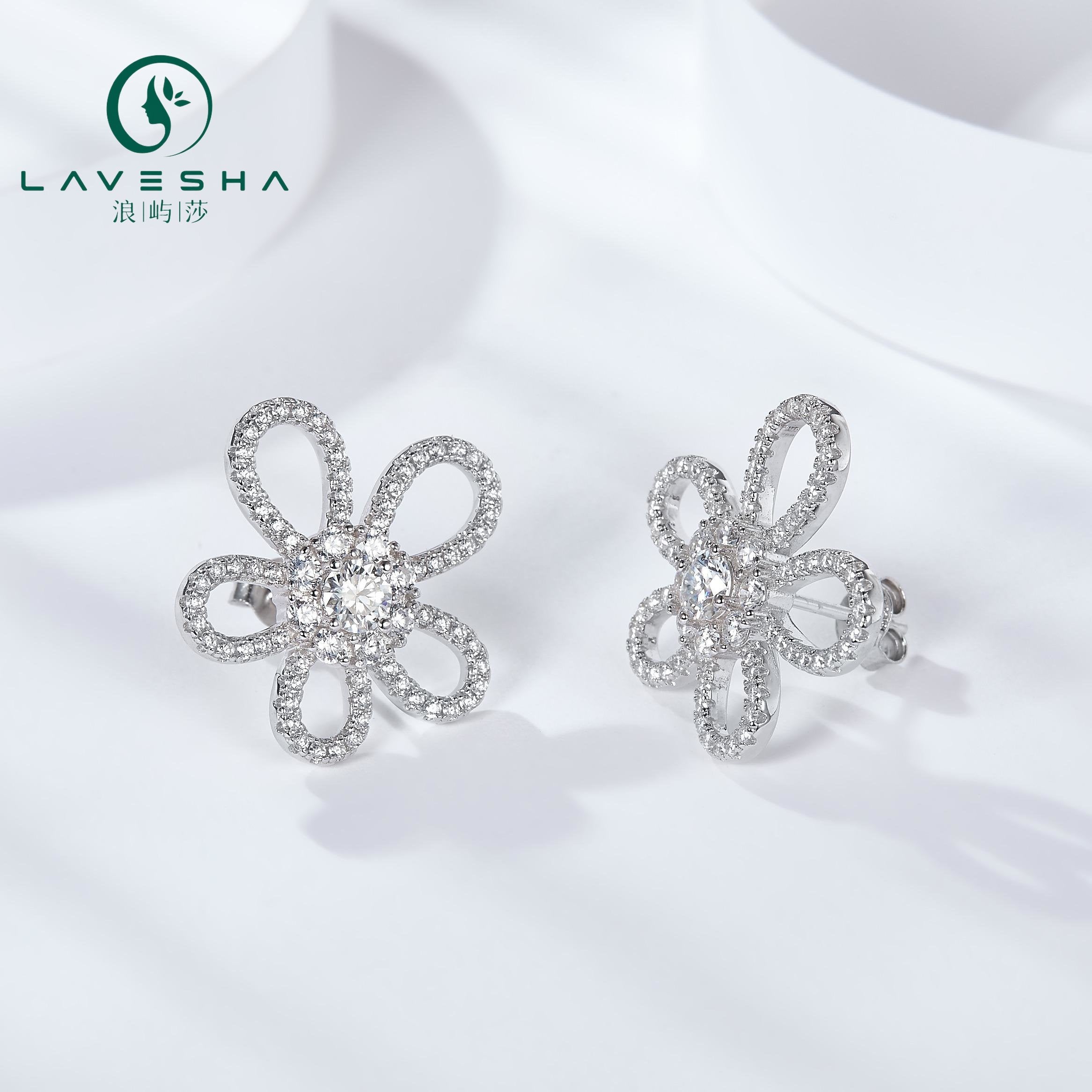 No.8 LAVESHA EM4026F Flower 6A Moissanite 18K S925 Stud Earrings